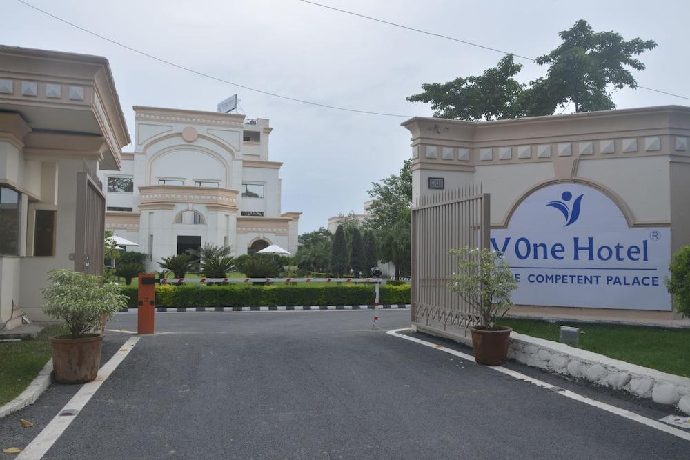 V One Hotel - The Competent Palace, Dehradun